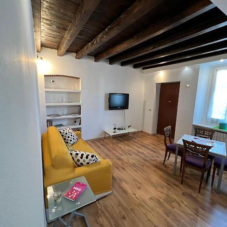 Lovely 1 Bdr Apartment In Paolo Sarpi Милан Экстерьер фото